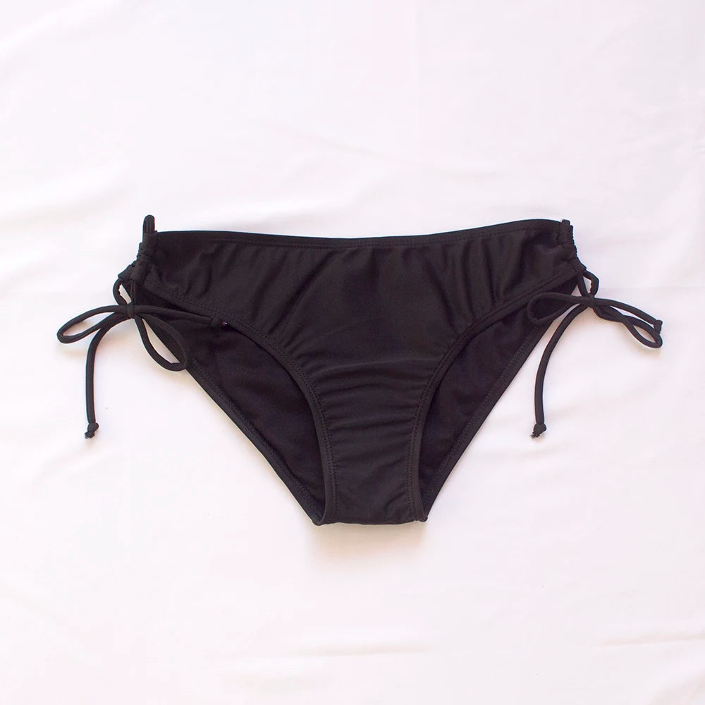 Bikini Brésilien à Fleurs – Collection 2025
