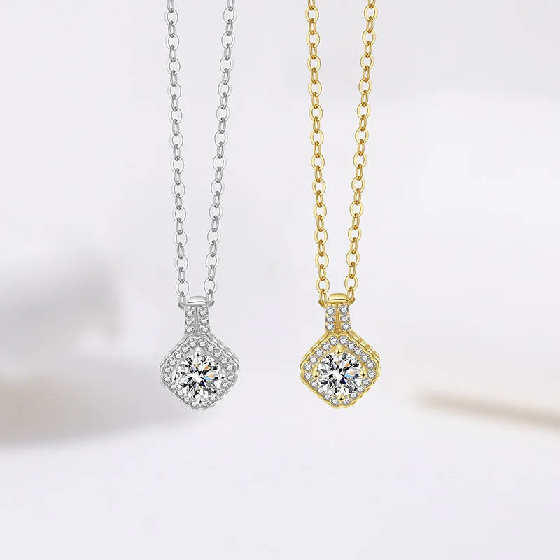 Pendentif Rond Femme Argent 925 avec Moissanite – Style Trendy et Raffiné