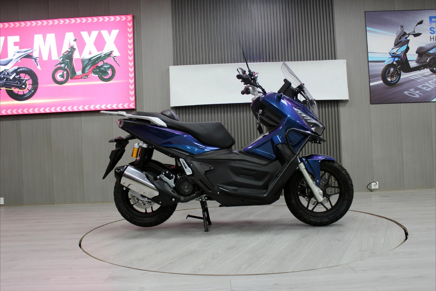 Scooter 280ML Hats Tree – 2 Cylindres, 18.5kW, 100 km/h, Démarrage Électrique