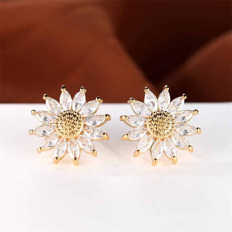 Boucles d'oreilles de luxe en pierre blanche pour femmes, couleur or, bijoux en pierre de Zircon pour femmes, breloque fleur en cristal, boucle d'oreille de mariage