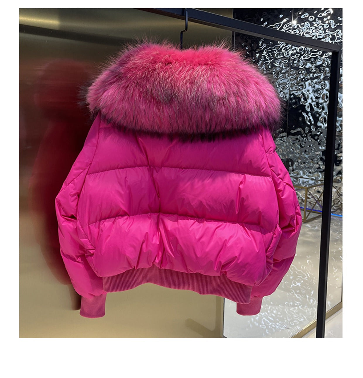 Doudoune d'hiver pour femmes avec capuche et col en fourrure naturelle