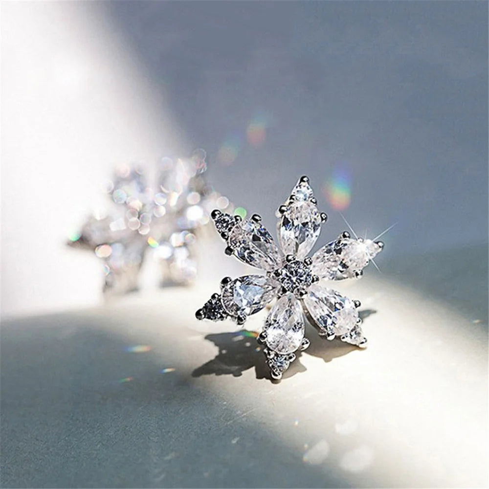 Boucles d'oreilles flocon de neige en pierre de Zircon blanc pour femmes, couleur argent, jolis bijoux de mariage pour femmes