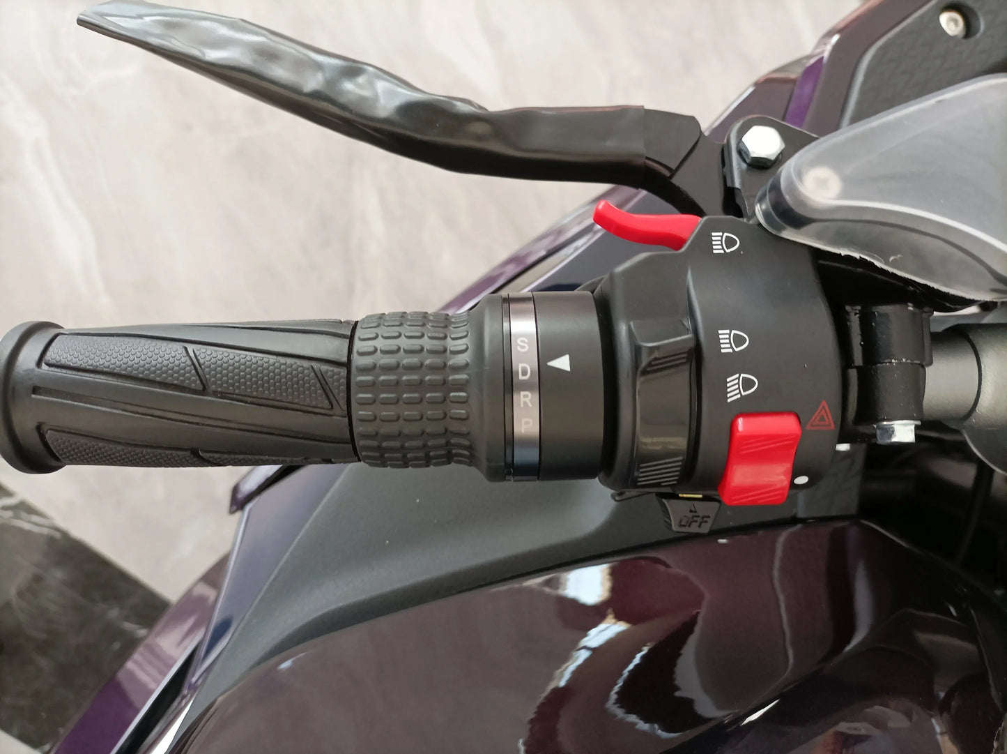 XiliMotorcycle 2025 – Moto Électrique Racing 10000W, Vitesse 180 km/h & Autonomie 220 km | ParisPetitPrix
