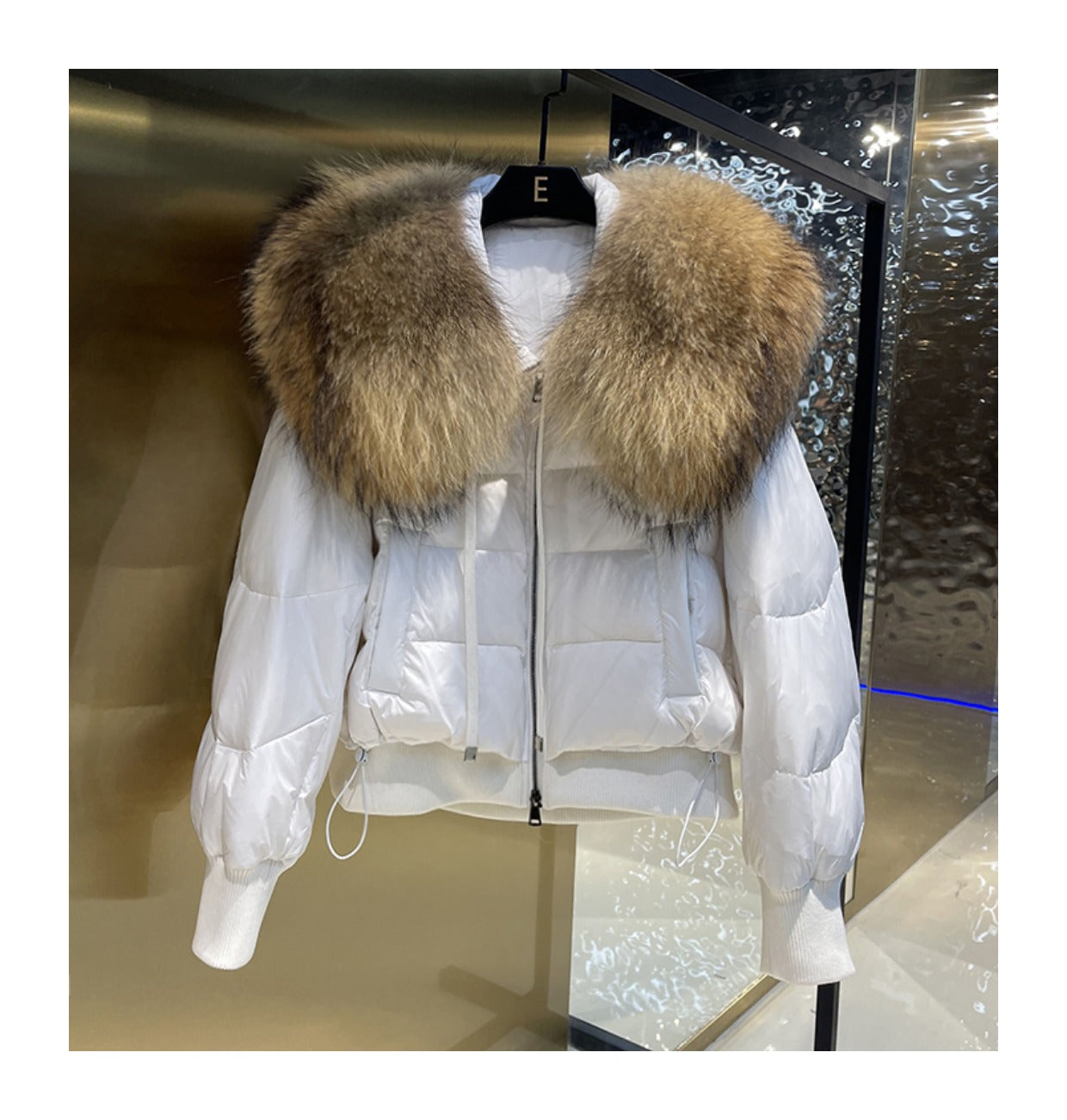 Doudoune d'hiver pour femmes avec capuche et col en fourrure naturelle