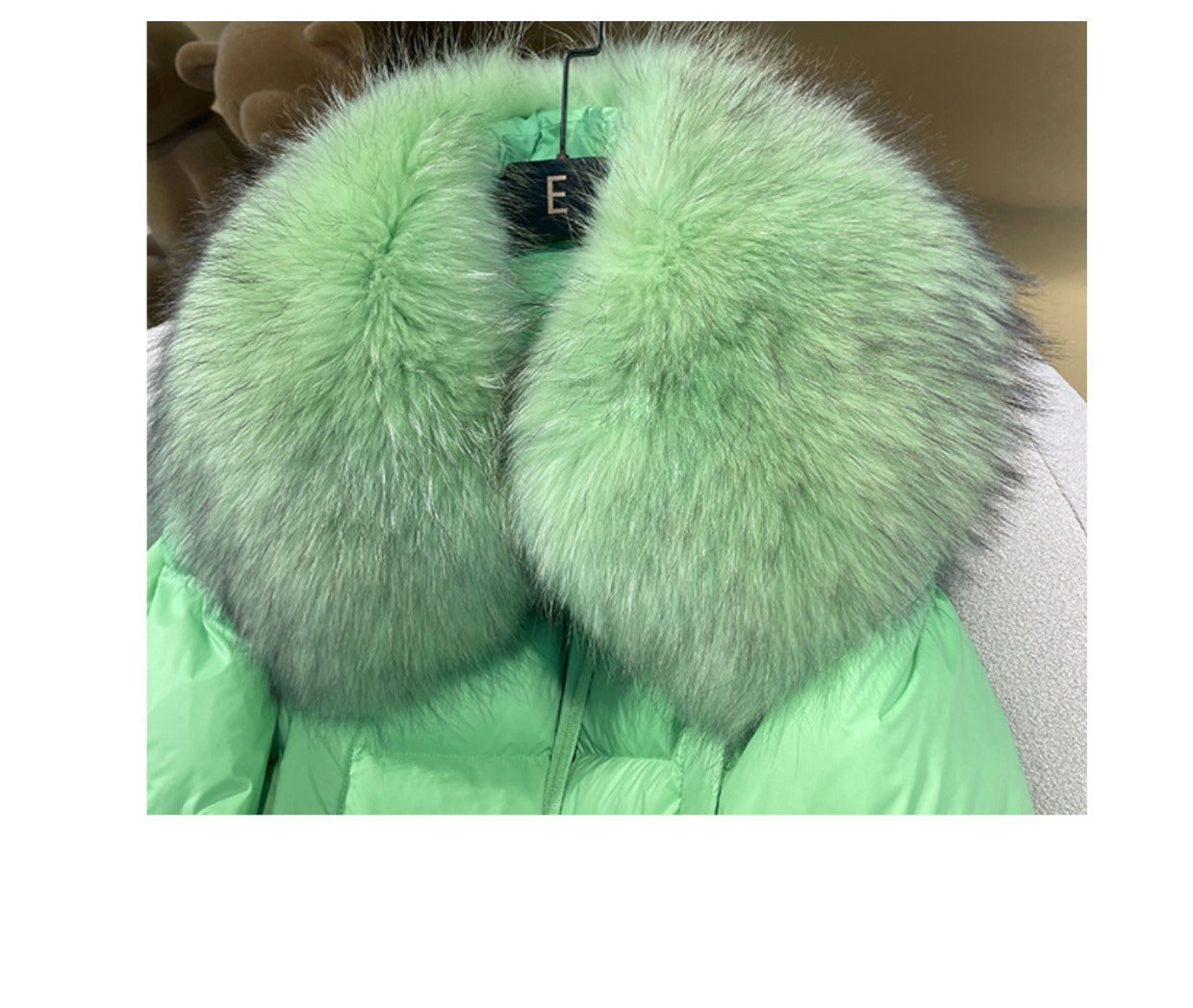 Doudoune d'hiver pour femmes avec capuche et col en fourrure naturelle