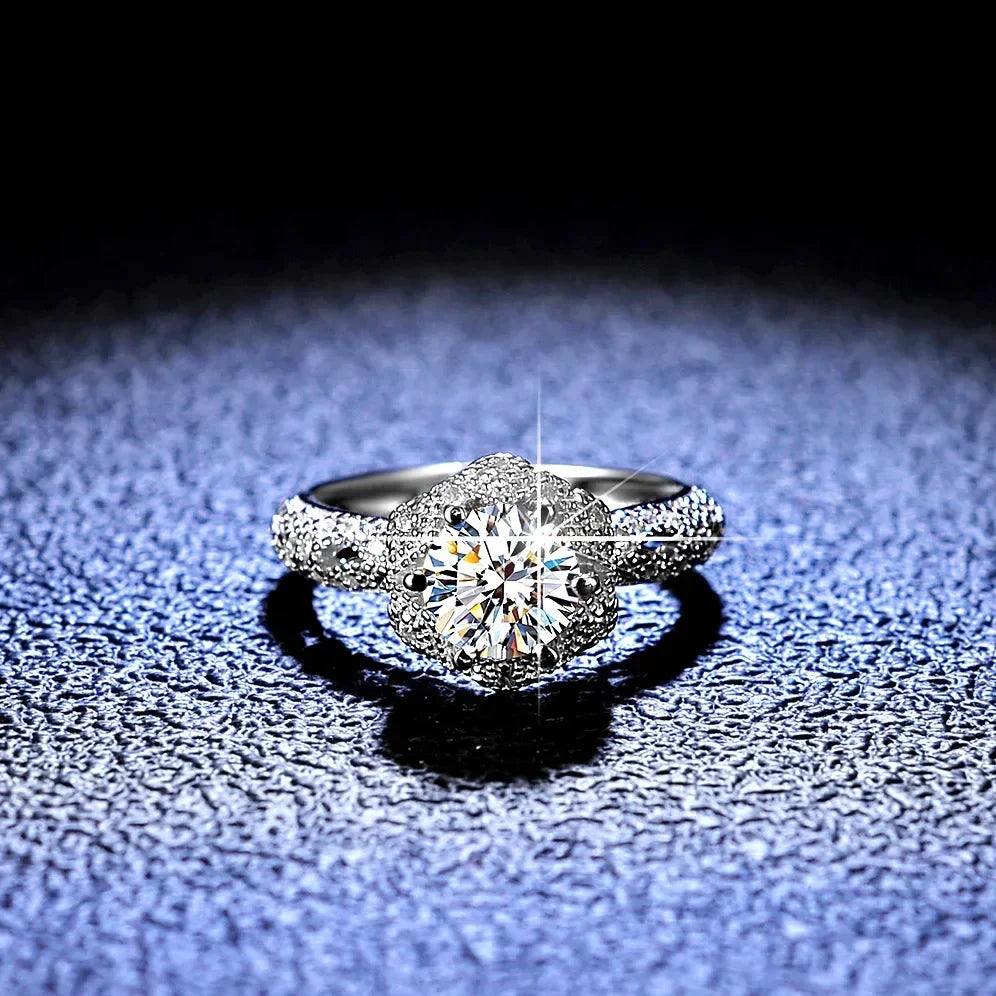 Bague Femme Or Blanc 18K avec Moissanite et Diamants – Certificat CCGTC