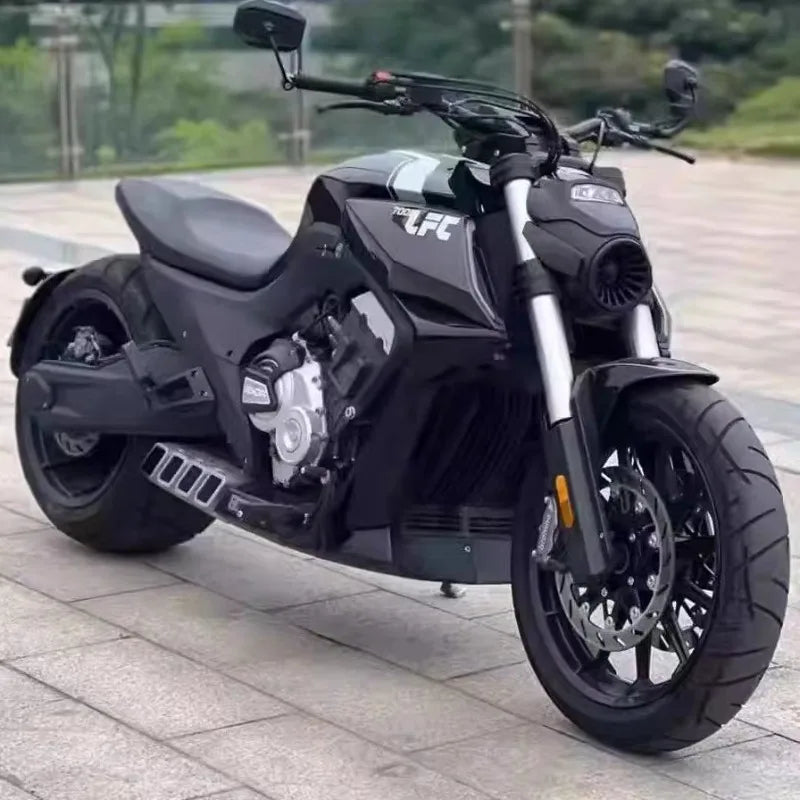 Moto Vintage Cruiser 700cc Essence – Puissance 32kW, Vitesse Max 180 km/h | ParisPetitPrix