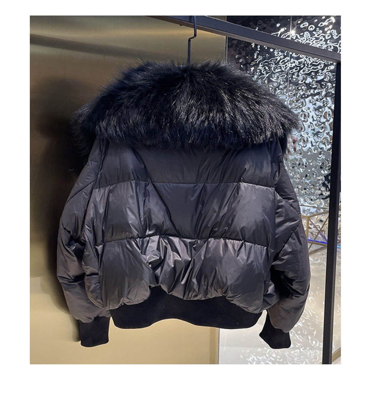 Doudoune d'hiver pour femmes avec capuche et col en fourrure naturelle