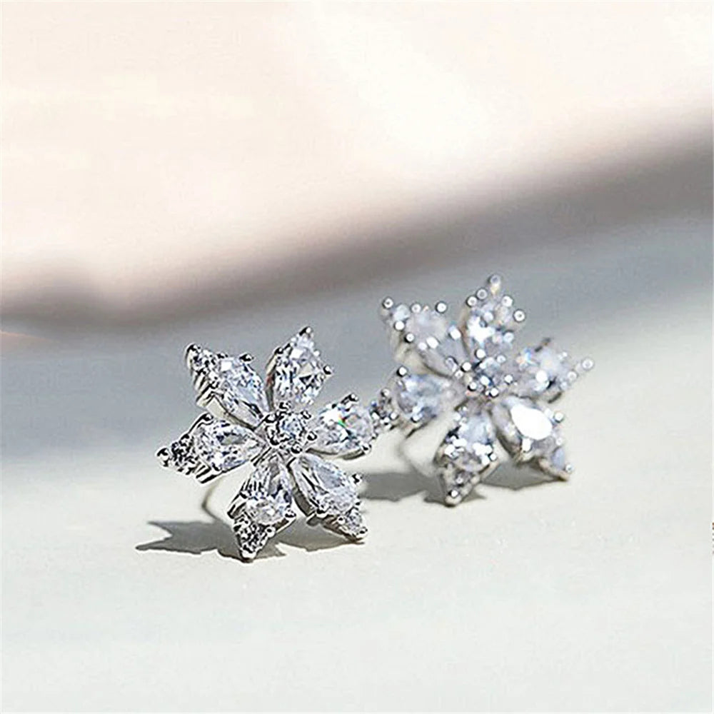Boucles d'oreilles flocon de neige en pierre de Zircon blanc pour femmes, couleur argent, jolis bijoux de mariage pour femmes