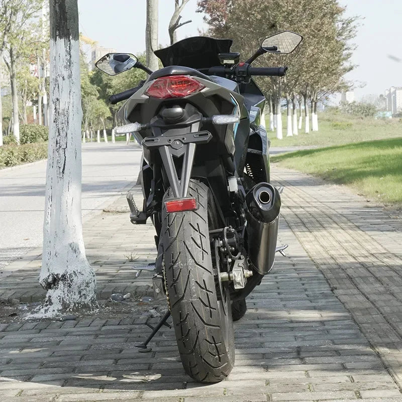 Moto Hats Tree 280ML – 2 cylindres, 18,5 kW, Économique et Performante