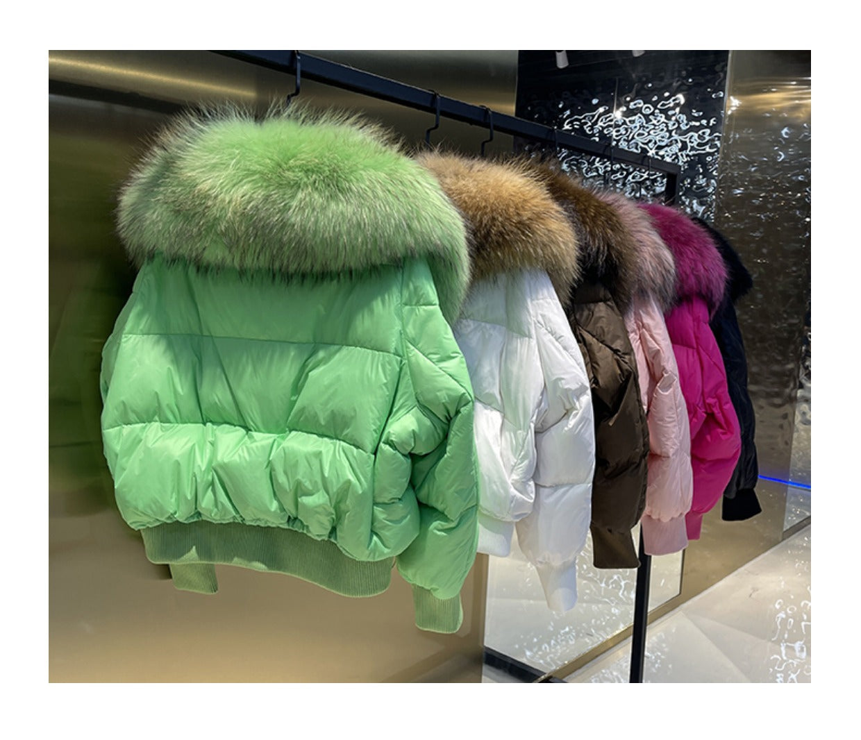 Doudoune d'hiver pour femmes avec capuche et col en fourrure naturelle