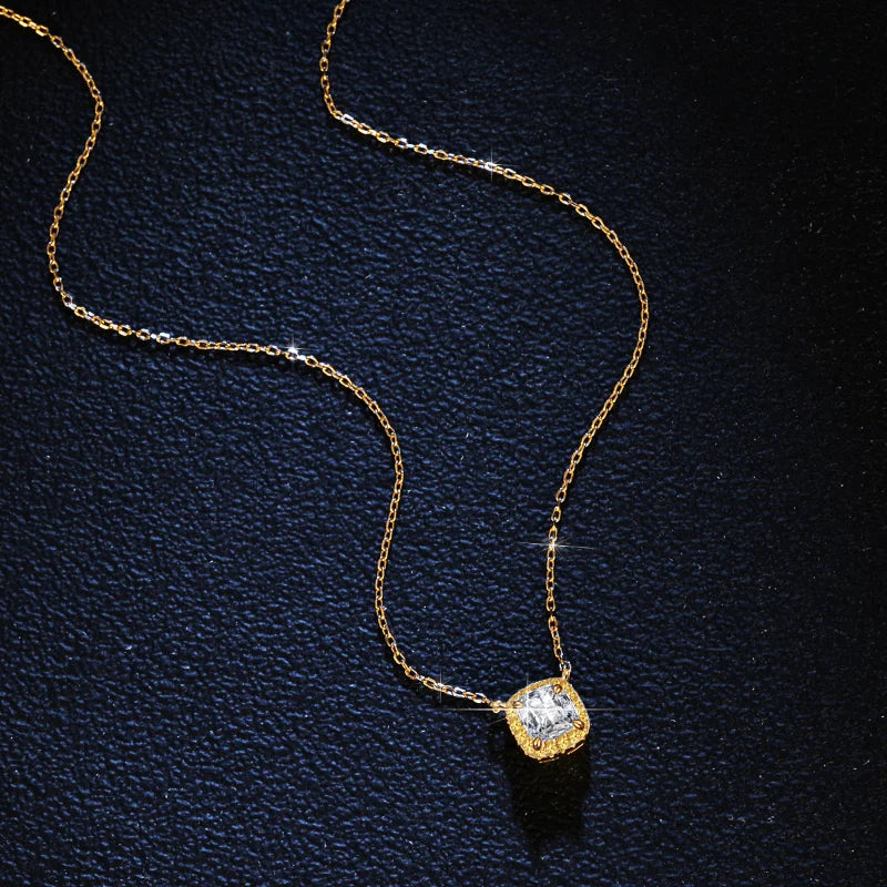 Pendentif Femme Argent 925 avec Moissanite Carré – Trendy et Raffiné