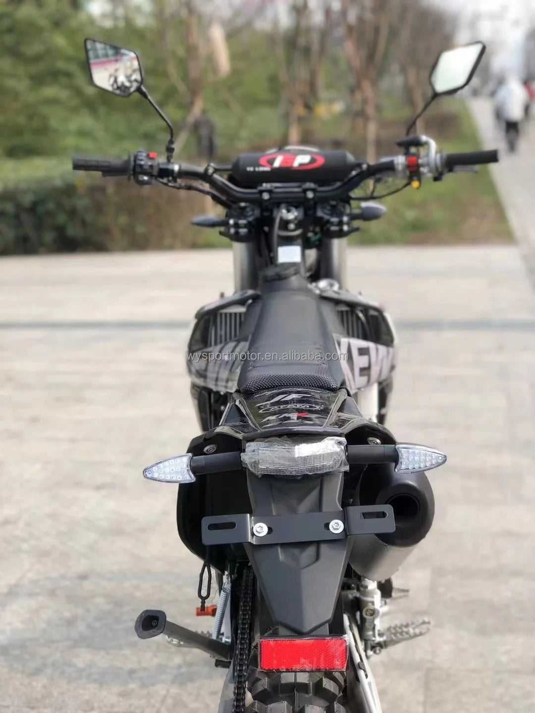 New CQR Cross Racing Dirt Bike 450cc – Puissance et Performance Tout-Terrain
