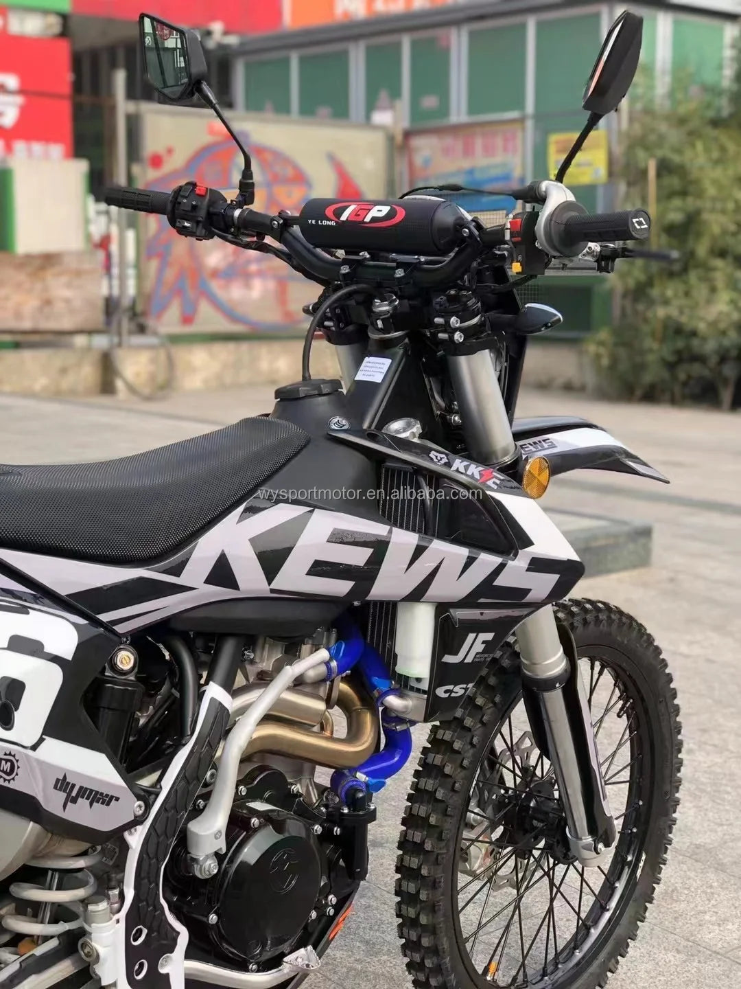 New CQR Cross Racing Dirt Bike 450cc – Puissance et Performance Tout-Terrain