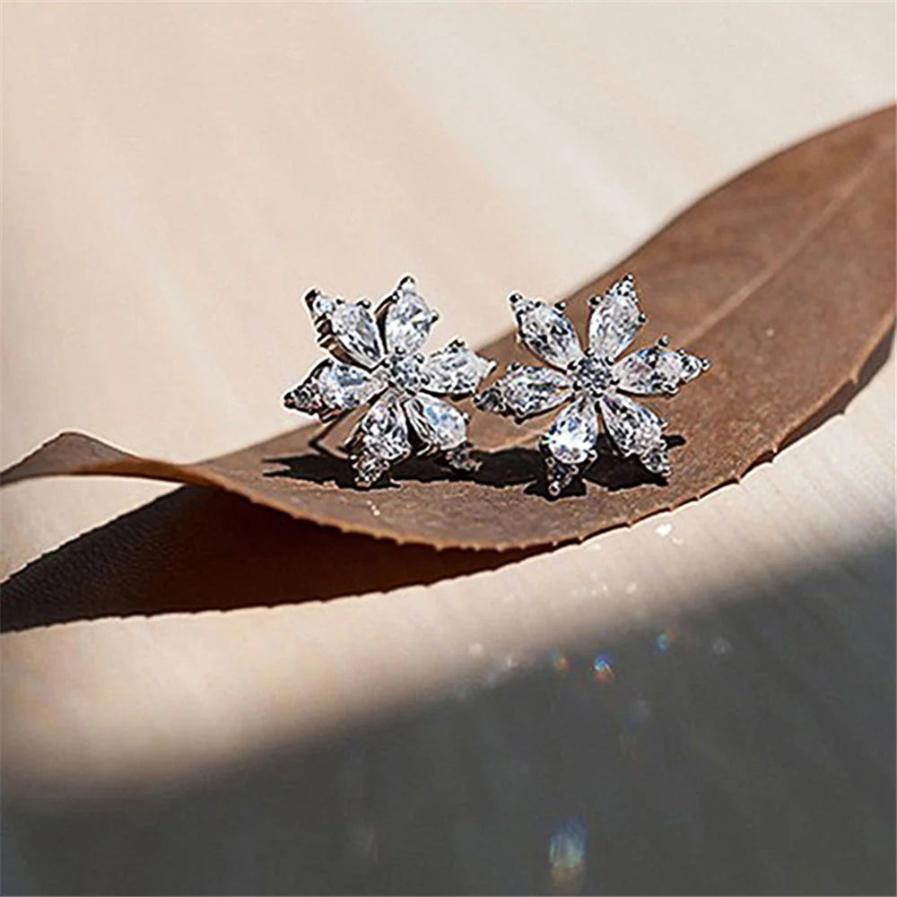 Boucles d'oreilles flocon de neige en pierre de Zircon blanc pour femmes, couleur argent, jolis bijoux de mariage pour femmes