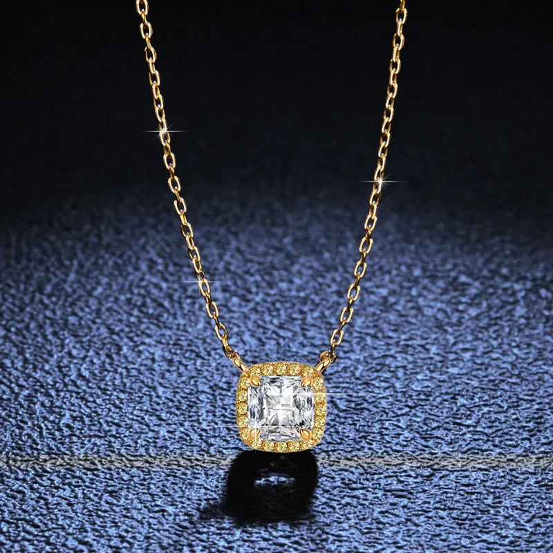 Pendentif Femme Argent 925 avec Moissanite Carré – Trendy et Raffiné