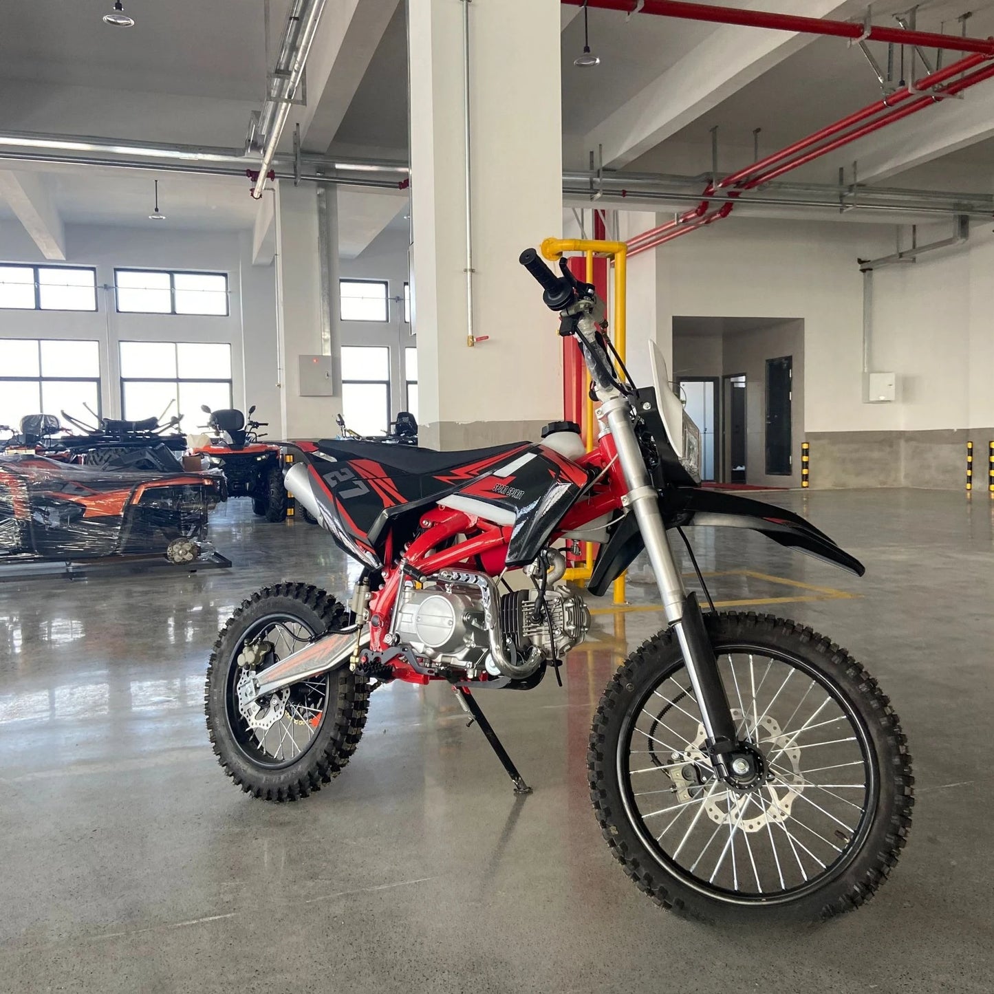 Moto Tout-Terrain Adulte 125cc–150cc – Exportation Directe d’Usine | Démarrage Électrique & Manuel, Freins Hydrauliques, Haute Garde au Sol