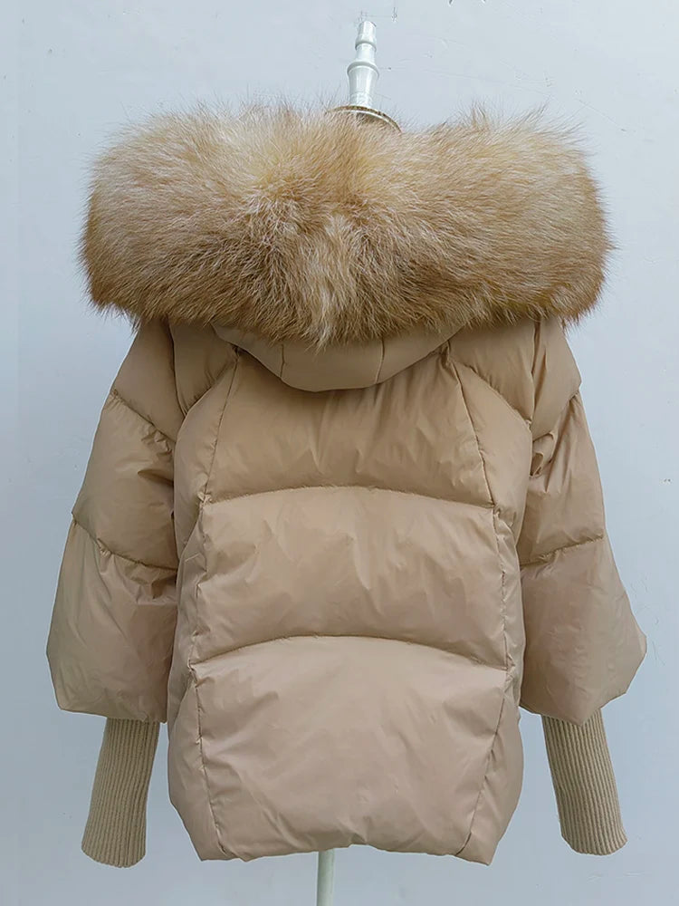 Grande veste d'hiver 2024 pour femmes avec capuche et col en véritable fourrure de renard argenté - Doudoune blanche en duvet de canard - Manteau oversize de luxe et élégant