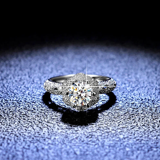 Bague Femme Or Blanc 18K avec Moissanite et Diamants – Certificat CCGTC