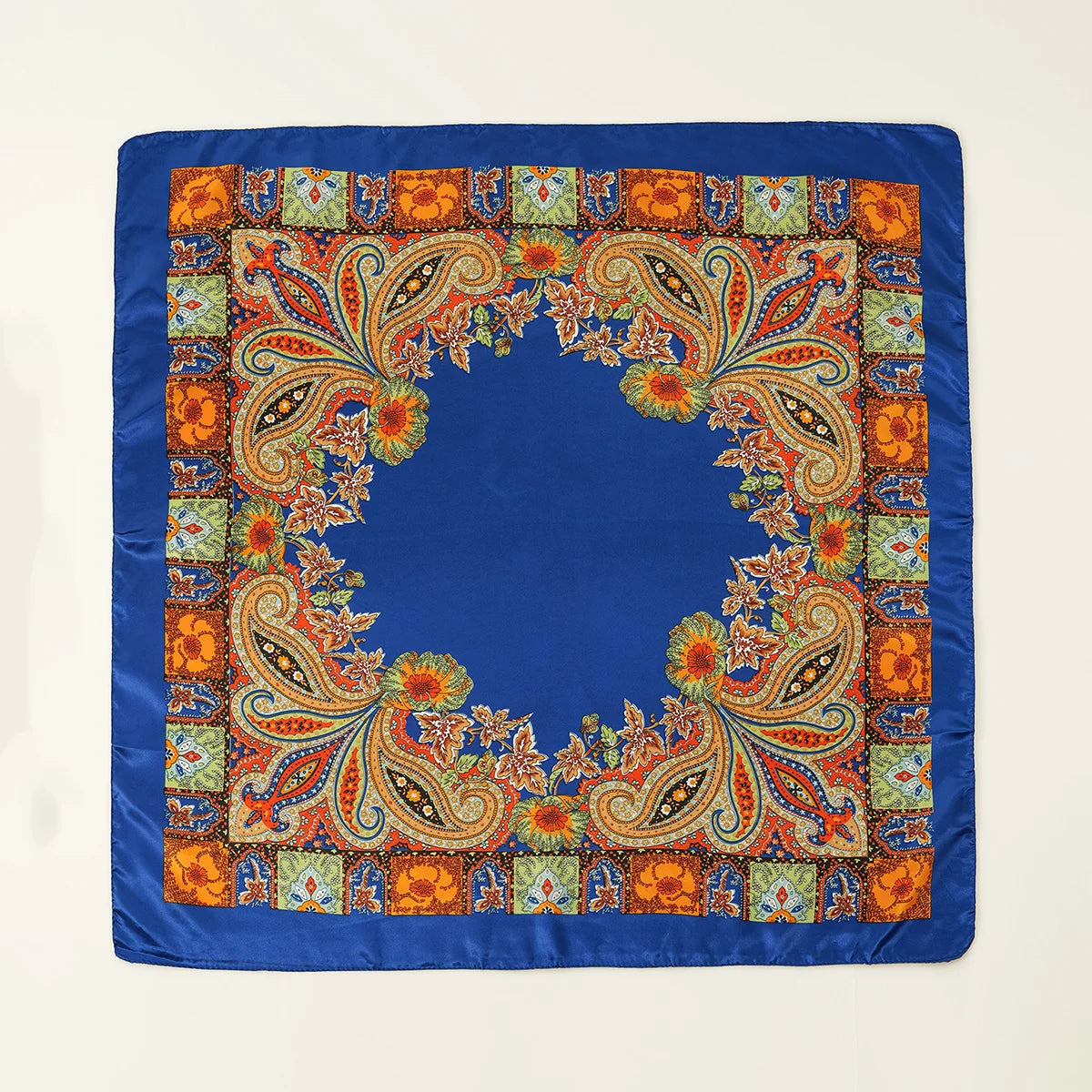 🧣 Foulard Carré Léopard LMLAVEN – Chic, Rock & Multifonction