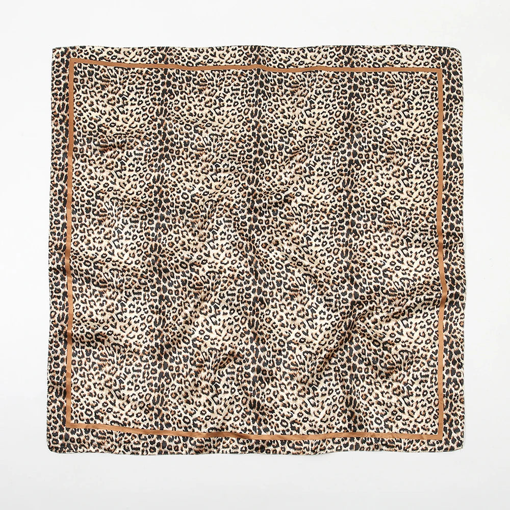 🧣 Foulard Carré Léopard LMLAVEN – Chic, Rock & Multifonction